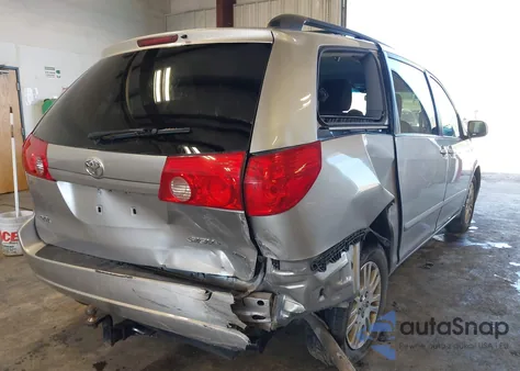 2010 Toyota Sienna Le 7 Passenger z USA, uszkodzony, nr VIN 5TDJK4CC8AS033841